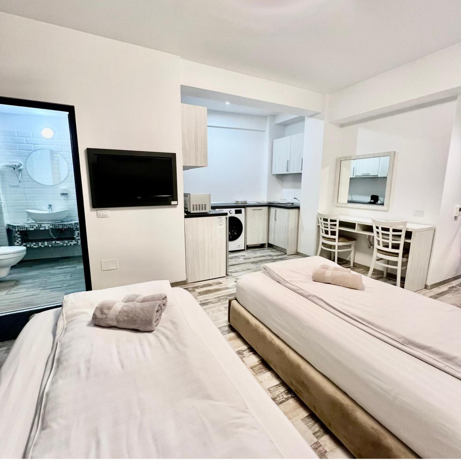 Casa Micle Hotel Craiova Ngoại thất bức ảnh