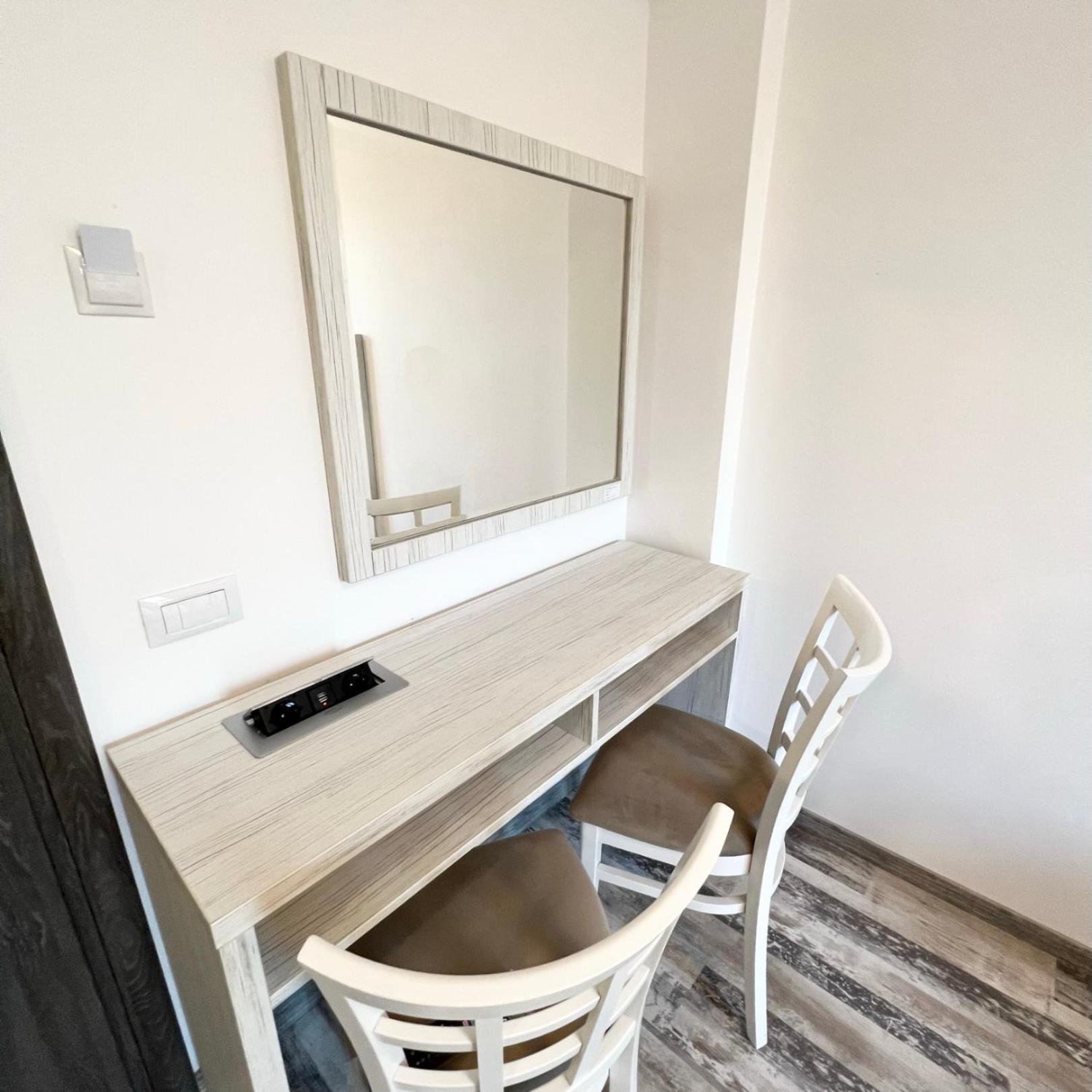 Casa Micle Hotel Craiova Ngoại thất bức ảnh